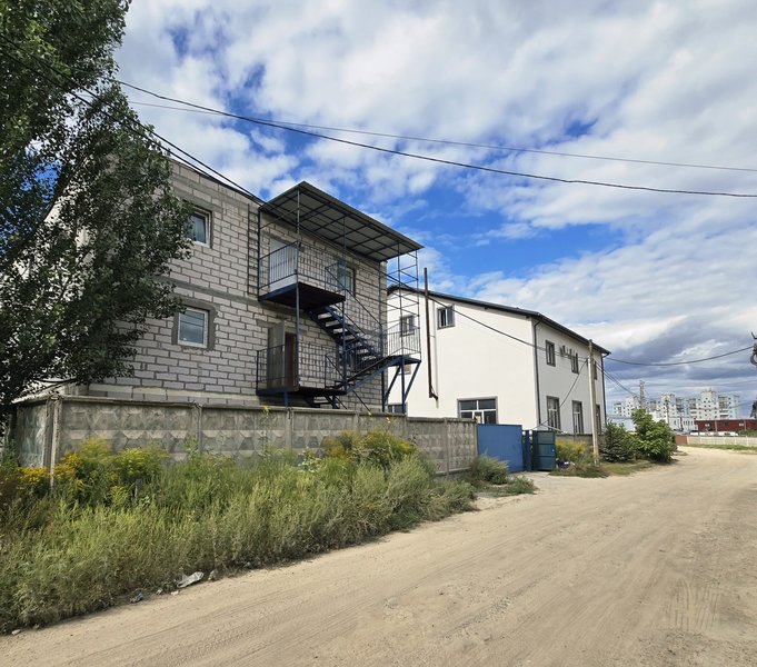 ПРОДАЖ ЕНЕРГОНЕЗАЛЕЖНОГО КОМПЛЕКСУ В ПЕТРОПАВЛІВСЬКІЙ БОРЩАГІВЦІ: ВИРОБНИЧІ ТА СКЛАДСЬКІ ПРИМІЩЕННЯ, ГУРТОЖИТОК, ПАРКОВКА